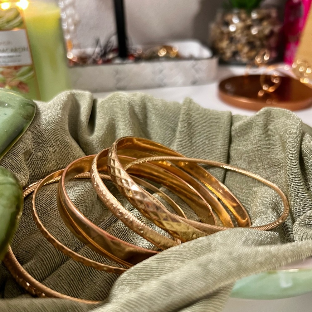 GOLD BANGLES💛